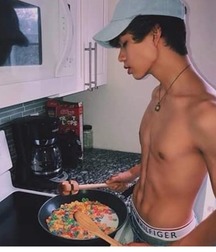 shirtless sweetness 5bedbf65d52e4.jpg