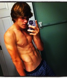 shirtless sweetness 5c1d90d03d8f2.jpg
