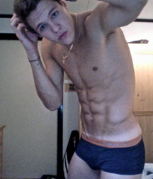 shirtless sweetness 5c1d90d253e88.jpg