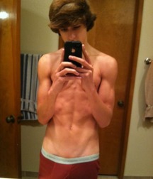 shirtless sweetness 5c1d90fdecdce.jpg
