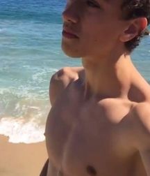 shirtless sweetness 5c1d910a561fa.jpg