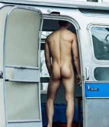 butt cracks 5c5ad3e0a25e3.jpg