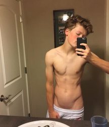 selfie set 5c5c2900f07e8.jpg
