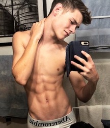 selfie set 5c5c290322b3e.jpg
