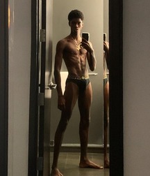 selfie set 5c5c29076d456.jpg