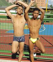 bros with bros 5c6c2066865dd.jpg