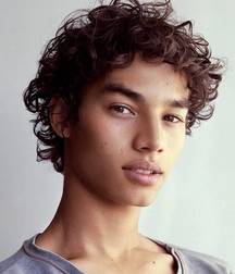 pretty boys 5c6d6eb37dbb3.jpg