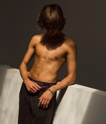 pretty boys 5c6d6ec22bca5.jpg