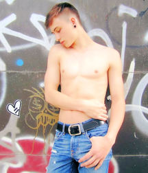 pretty boys 5c6d6ed443fac.jpg