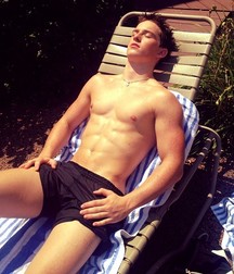 topless twinks 5c6f6b79a0171.jpg