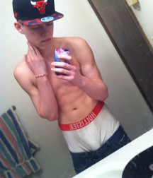 topless twinks 5c6f6b7f6de33.jpg