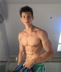 topless twinks 5c7de2ea249e9.jpg