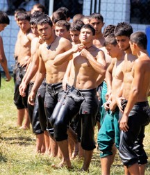 topless twinks 5c7de2f4ef800.jpg