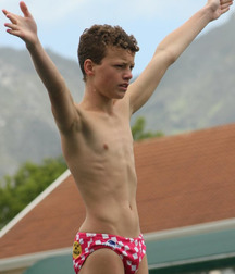 barechested boys 5c8122a16e7ee.jpg