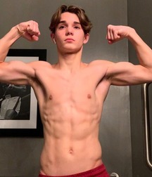 shirtless wonders 2 5c8faaa290e85.jpg