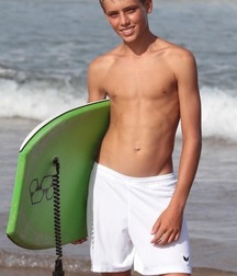 shirtless wonders 3 5c98dc22ce5fe.jpg