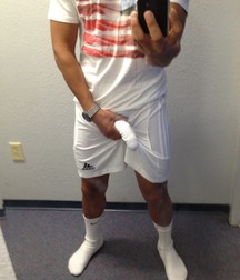bulging boys 5ca23c17e1635.jpg