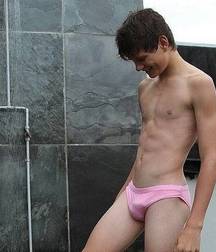 bulging boys 5ca23c23d6d85.jpg