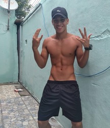 bros barechested 5ca61cb480fd7.jpg