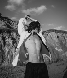 black and white 5ca743bb30745.png