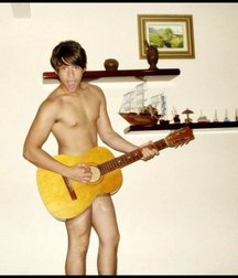 playing my song 5cabe16450138.jpg