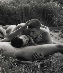 monochrome action 5cae3808d8c2b.jpg