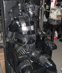 extreme kinkiness 5caf5f4cc1e4d.jpg