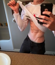 showing sixpacks 5cb276482e44d.jpg