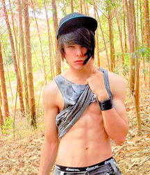 showing sixpacks 5cb27649e0d85.jpg