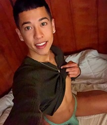 showing sixpacks 5cb2764b13b02.jpg
