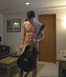 cock rock 5cbfae45b5cbe.jpg
