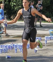 sporty twinks 5cbfb0e38cf98.jpg