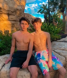 topless twinks 5cdb71ce8f89a.jpg