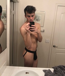 skimpy 5cdee5622720b.jpg