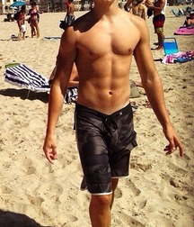topless twinks 2 5ce13b52e0564.jpg