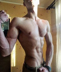 posing 5ce552b5a7425.jpg