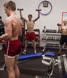 sporty twinks 5cea7d5c1a04d.jpg