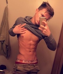 shirtlifters 5cedd643ca212.jpg