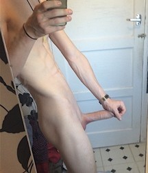 shared selfies 5d07a709107a4.jpg