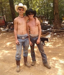 no shirts 5d07d5f8d801e.jpg