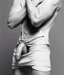 monochrome nudes 5d0e22fd875fd.jpg