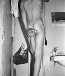 monochrome nudes 5d0e2311c7659.jpg