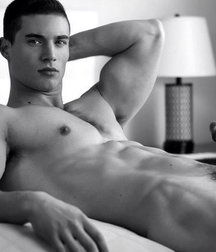 monochrome nudes 5d0e23146aa89.jpg