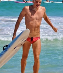 swimwear 5d0e23d6de51b.jpg