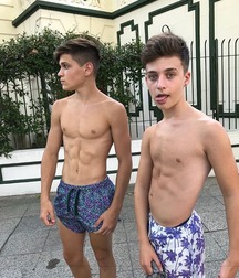 no shirt required 5d1363fb0b95e.jpg