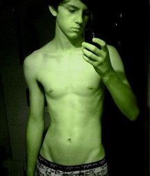 shirtless snapshots 5d15888e41eb1.jpg