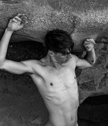 nude 5d1588e112df0.jpg