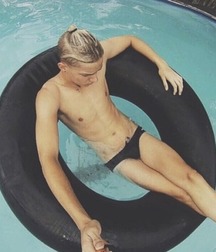 aquaboys 5d1cd312506ba.jpg