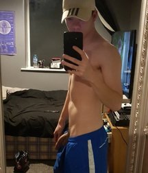 solo selfies 5d1cd3d1057ff.jpg