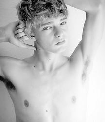no shirts 5d1cd63330dfa.jpg